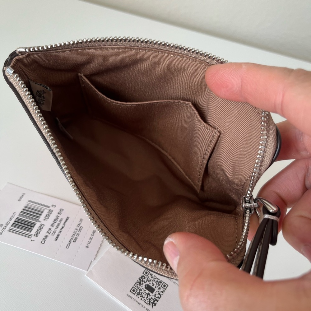 Coach wristlet🎈🎈 - Picture 5 of 7
